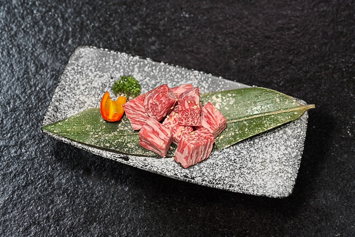 日式燒肉｜餐點介紹｜金炭火燒肉餐廳